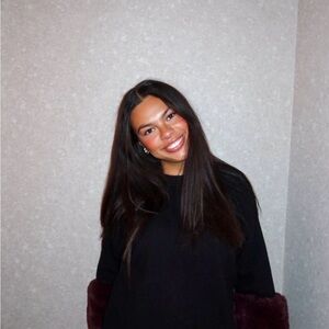 Meet your Posher, Alexis